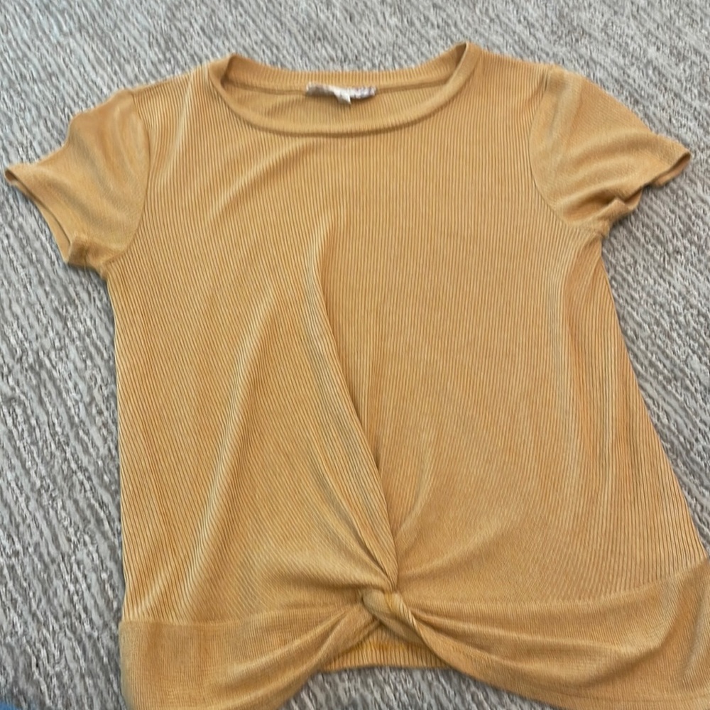 Super comfy yellow shirt